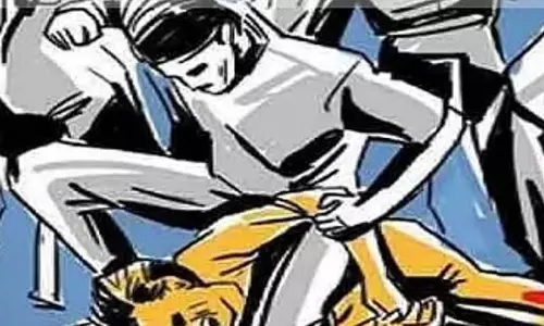 GOA: वेंगुर्ला के दो पर्यटकों की अरम्बोल में बेरहमी से पिटाई GOA: वेंगुर्ला के दो पर्यटकों की अरम्बोल में बेरहमी से पिटाई