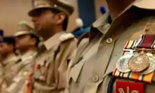 Manipur सरकार ने 60 नौकरशाहों और 10 पुलिस अधिकारियों का तबादला किया Manipur सरकार ने 60 नौकरशाहों और 10 पुलिस अधिकारियों का तबादला किया