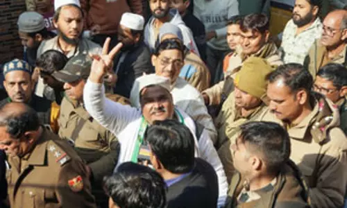 दिल्ली चुनाव 2025 : क्या ताहिर हुसैन की एंट्री से मुस्तफाबाद में बदलेगा मुस्लिम वोटरों का रुख, जानें क्या हैं चुनौतियां दिल्ली चुनाव 2025 : क्या ताहिर हुसैन की एंट्री से मुस्तफाबाद में बदलेगा मुस्लिम वोटरों का रुख, जानें क्या हैं चुनौतियां