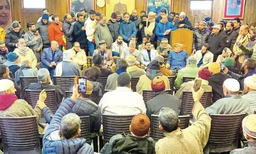 Dr Farooq Abdullah: उमर सरकार ने हमें नौकरशाही के चंगुल से मुक्त कराया