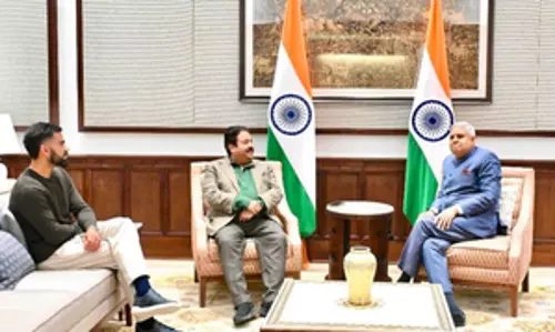 बीसीसीआई अधिकारी राजीव शुक्ला और कोहली ने New Delhi में उपाध्यक्ष धनखड़ से मुलाकात की बीसीसीआई अधिकारी राजीव शुक्ला और कोहली ने New Delhi में उपाध्यक्ष धनखड़ से मुलाकात की