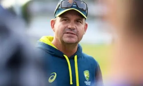 मैथ्यू मॉट ने Australia में इंग्लैंड की महिलाओं की मुश्किलों के बीच कोचिंग के विकल्प खुले रखे हैं