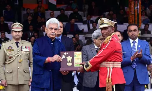 Jammu: गणतंत्र दिवस समारोह का समापन ‘बीटिंग रिट्रीट’ समारोह के साथ हुआ Jammu: गणतंत्र दिवस समारोह का समापन ‘बीटिंग रिट्रीट’ समारोह के साथ हुआ