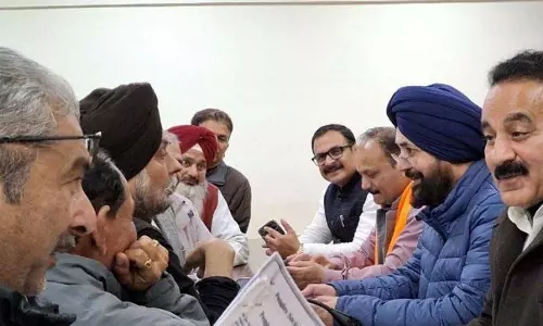 Jammu: डॉ. नरिंदर सिंह ने लगाया जनता दरबार