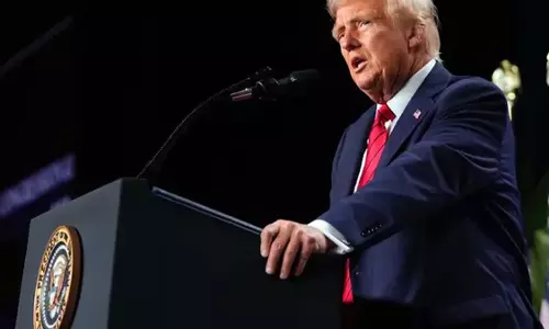 Washington विमान दुर्घटना: राष्ट्रपति ट्रम्प ने त्रासदी के लिए DEI नीतियों को जिम्मेदार ठहराया