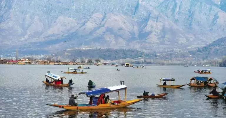 शुष्क मौसम, गर्म दिन के साथ चिल्लई कलां का अंत