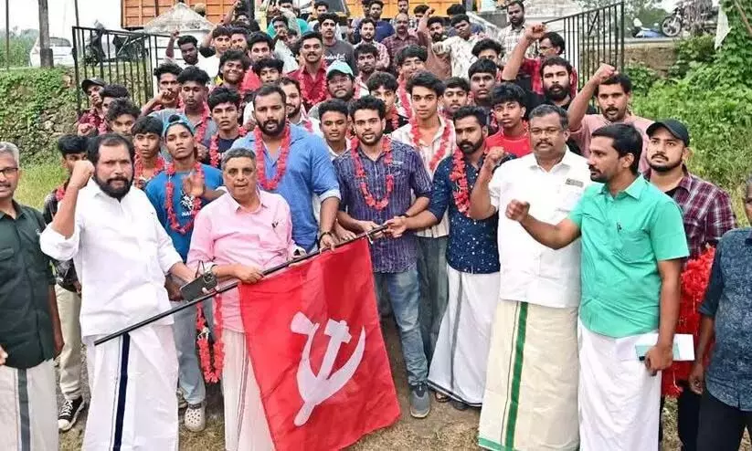 Kerala: युवा मोर्चा नेता सहित संघ परिवार के 60 सदस्य CPM में शामिल