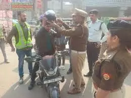 Kanpur:  ट्रैफिक पुलिस ने शुरू किया सड़क सुरक्षा जागरूकता अभियान