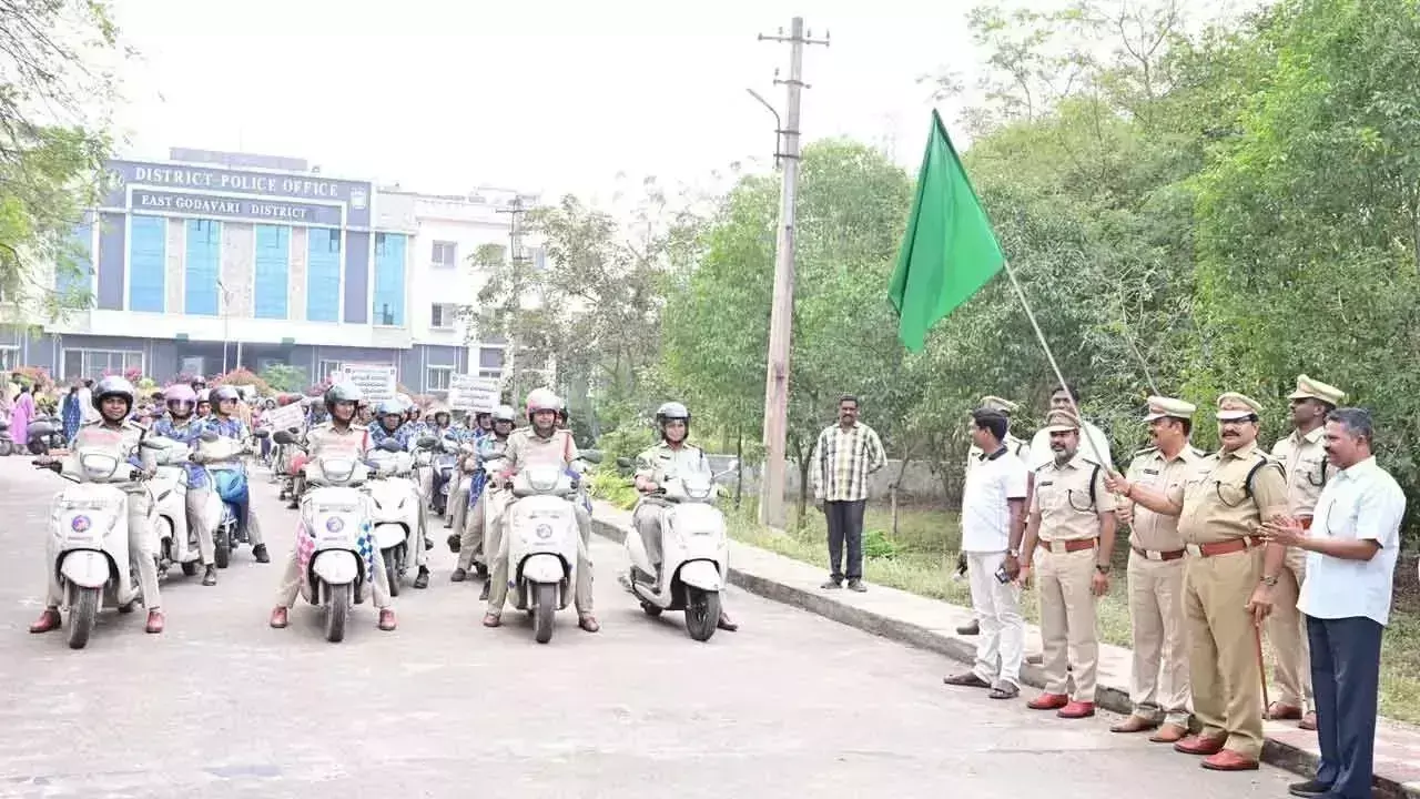 हेलमेट पहनना वाहन चालकों की बुनियादी जिम्मेदारी: एसपी डी नरसिंह किशोर