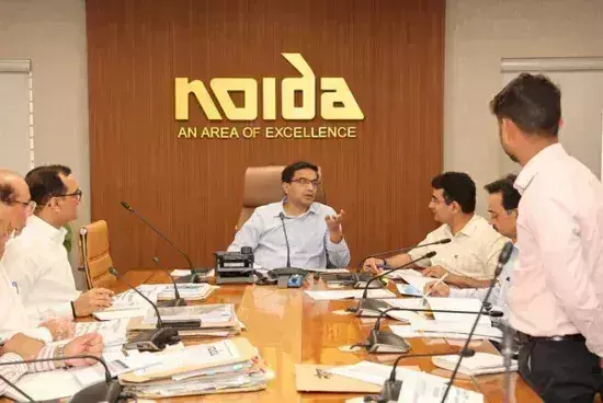 NCR Noida: सीईओ डॉ. लोकेश एम के आदेश के बाद प्राधिकरण के अफसरों में हडक़ंप मचा