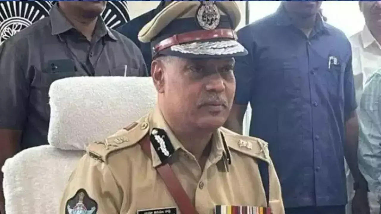 आंध्र प्रदेश के DGP द्वारका तिरुमाला राव भव्य विदाई परेड के साथ सेवानिवृत्त हुए