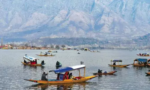शुष्क मौसम, गर्म दिन के साथ चिल्लई कलां का अंत शुष्क मौसम, गर्म दिन के साथ चिल्लई कलां का अंत