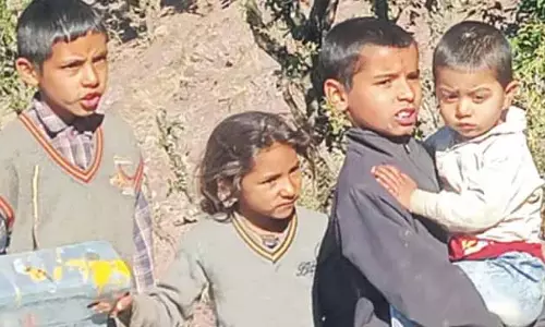 त्रासदी ने गांव के बच्चों की दिनचर्या बिगाड़ दी, उनका उत्साह छीन लिया