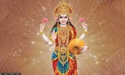 Shukrawar Ke Upay: शुक्रवार की रात करें ये उपाय, आर्थिक संकट होगा दूर Shukrawar Ke Upay: शुक्रवार की रात करें ये उपाय, आर्थिक संकट होगा दूर
