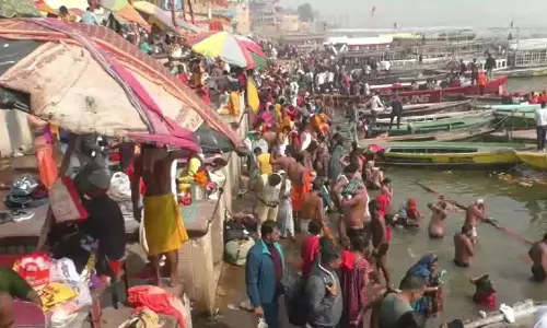 काशी में महाकुंभ जैसी घटना रोकने अलर्ट जारी, ऑनलाइन दर्शन की अपील काशी में महाकुंभ जैसी घटना रोकने अलर्ट जारी, ऑनलाइन दर्शन की अपील