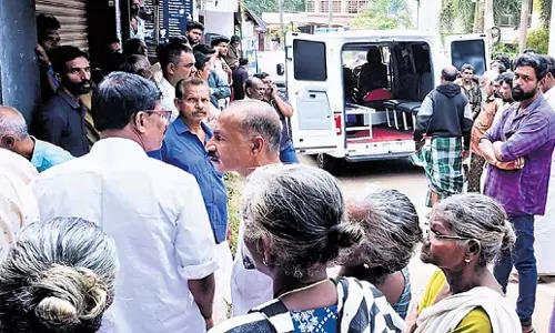 Kerala: चाचा द्वारा कुएं में फेंके जाने से दो वर्षीय बच्चे की मौत Kerala: चाचा द्वारा कुएं में फेंके जाने से दो वर्षीय बच्चे की मौत