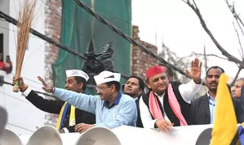 किसी अन्य को वोट देकर अपना मत खराब न करें, आप जीतेगी 70 सीट : अखिलेश यादव