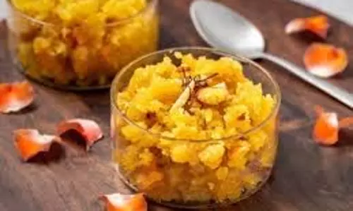 Recipe: देवी सरस्वती को चढ़ाएं रवा केसरी का भोग