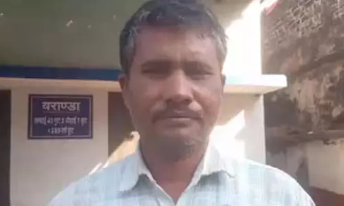 मध्य प्रदेश के सतना में बेकाबू डंपर घर में घुसा, एक की मौत मध्य प्रदेश के सतना में बेकाबू डंपर घर में घुसा, एक की मौत