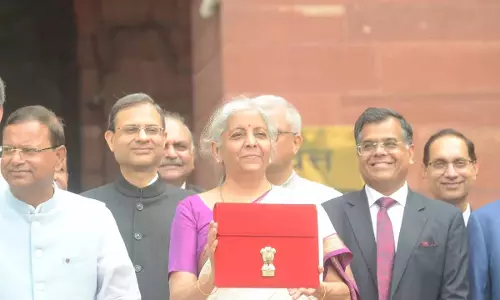Delhi: वित्त मंत्री सीतारमण आज संसद में पेश करेंगी आर्थिक सर्वेक्षण