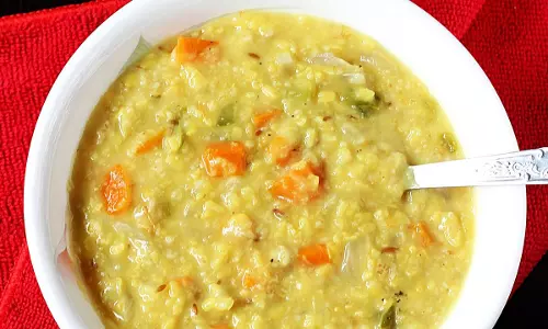 सब्जी और ओट्स खिचड़ी रेसिपी