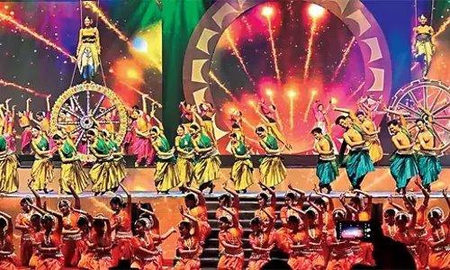 Odisha: सांस्कृतिक कार्यक्रमों में उत्कर्ष की भव्यता झलक रही Odisha: सांस्कृतिक कार्यक्रमों में उत्कर्ष की भव्यता झलक रही