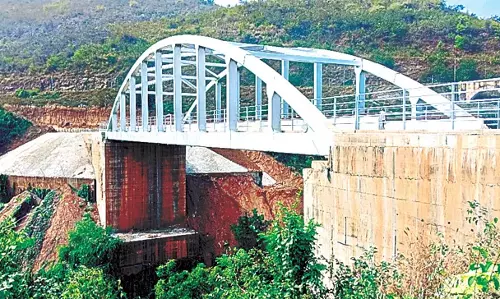 Odisha: पुल के उद्घाटन का वाहन चालकों और स्थानीय लोगों को बेसब्री से इंतजार Odisha: पुल के उद्घाटन का वाहन चालकों और स्थानीय लोगों को बेसब्री से इंतजार