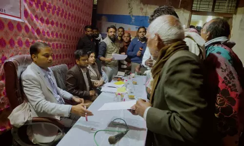 Ajmer: जिला कलेक्टर ने नांद पुष्कर में की रात्रि चौपाल ग्रामीणों को मौके पर ही मिली राहत Ajmer: जिला कलेक्टर ने नांद पुष्कर में की रात्रि चौपाल ग्रामीणों को मौके पर ही मिली राहत