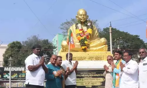 Andhra: महात्मा गांधी को उनकी पुण्यतिथि पर याद किया गया