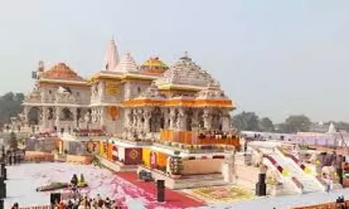 Ayodhya:  राम मंदिर में टूट रही श्रद्धालुओं की भीड़ के रिकॉर्ड