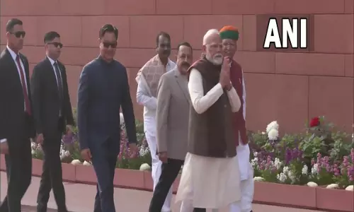 बजट सत्र:  PM Modi, लोकसभा अध्यक्ष ओम बिरला संसद पहुंचे
