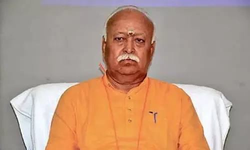 भुवनेश्वर में कांग्रेस कार्यकर्ताओं द्वारा RSS प्रमुख भागवत के काफिले को रोके जाने पर सुरक्षा में चूक भुवनेश्वर में कांग्रेस कार्यकर्ताओं द्वारा RSS प्रमुख भागवत के काफिले को रोके जाने पर सुरक्षा में चूक