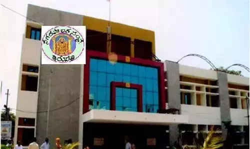Tirupati में डिप्टी मेयर उपचुनाव के नजदीक आते ही राजनीति गरमा गई Tirupati में डिप्टी मेयर उपचुनाव के नजदीक आते ही राजनीति गरमा गई