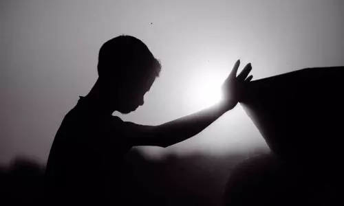 Kerala : मां ने बच्चे की मौत के लिए केरल के स्कूल को जिम्मेदार ठहराया Kerala : मां ने बच्चे की मौत के लिए केरल के स्कूल को जिम्मेदार ठहराया
