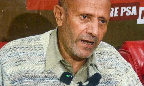 बजट सत्र में शामिल नहीं हो पाने पर MP राशिद आज से भूख हड़ताल पर बैठेंगे बजट सत्र में शामिल नहीं हो पाने पर MP राशिद आज से भूख हड़ताल पर बैठेंगे