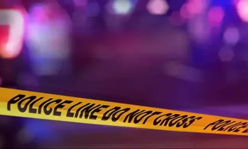 Kolkata: भीड़ भरे रेस्टोरेंट के बाहर महिला पर कई बार चाकू से हमला, मौत