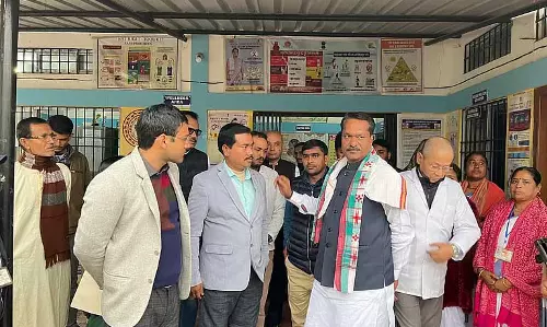 Assam के मंत्री अशोक सिंघल ने बराक घाटी में स्वास्थ्य सुविधाओं का निरीक्षण किया