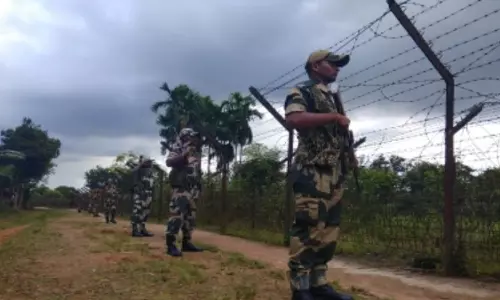 Siliguri: पुलिस ने तीन बांग्लादेशी घुसपैठिए को दबोचा Siliguri: पुलिस ने तीन बांग्लादेशी घुसपैठिए को दबोचा