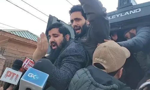 जेल में बंद सांसद AR राशिद के लिए AIP की भूख हड़ताल को पुलिस ने विफल किया