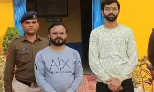 चॉइस सेंटर के संचालक से ठगी, दो शातिर गिरफ्तार