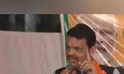Yamuna प्रदूषण को लेकर देवेंद्र फड़णवीस ने अरविंद केजरीवाल पर निशाना साधा