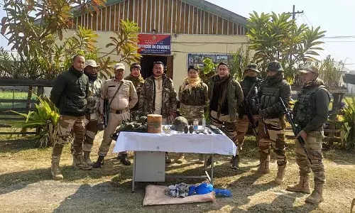 Manipur : सुरक्षा बलों ने काकचिंग जिले में तलाशी अभियान चलाया Manipur : सुरक्षा बलों ने काकचिंग जिले में तलाशी अभियान चलाया