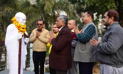 Mahatma Gandhi की 77वीं पुण्यतिथि पर श्रद्धांजलि अर्पित की गई Mahatma Gandhi की 77वीं पुण्यतिथि पर श्रद्धांजलि अर्पित की गई
