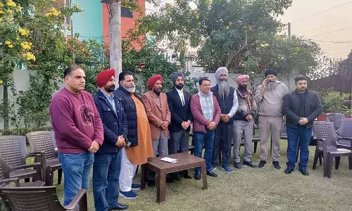 Jalandhar: राजनीतिक दल महापौर चुनाव के लिए विकल्पों पर विचार कर रहे, नेता पाला बदल रहे Jalandhar: राजनीतिक दल महापौर चुनाव के लिए विकल्पों पर विचार कर रहे, नेता पाला बदल रहे