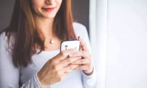किशोरों में Social Media के लिए स्मार्टफोन का उपयोग शिक्षा से अधिक, चिंता का विषय