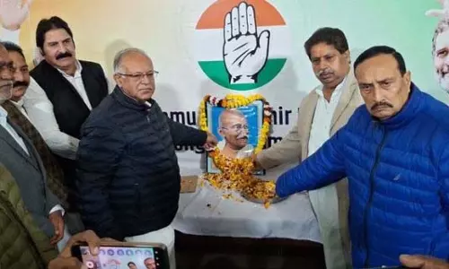 Jammu: कांग्रेस-भाजपा ने महात्मा गांधी का शहादत दिवस मनाया Jammu: कांग्रेस-भाजपा ने महात्मा गांधी का शहादत दिवस मनाया