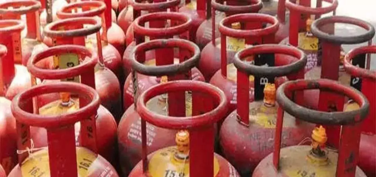 LPG सिलेंडर के दाम घटे, इतने रुपए की हुई कटौती