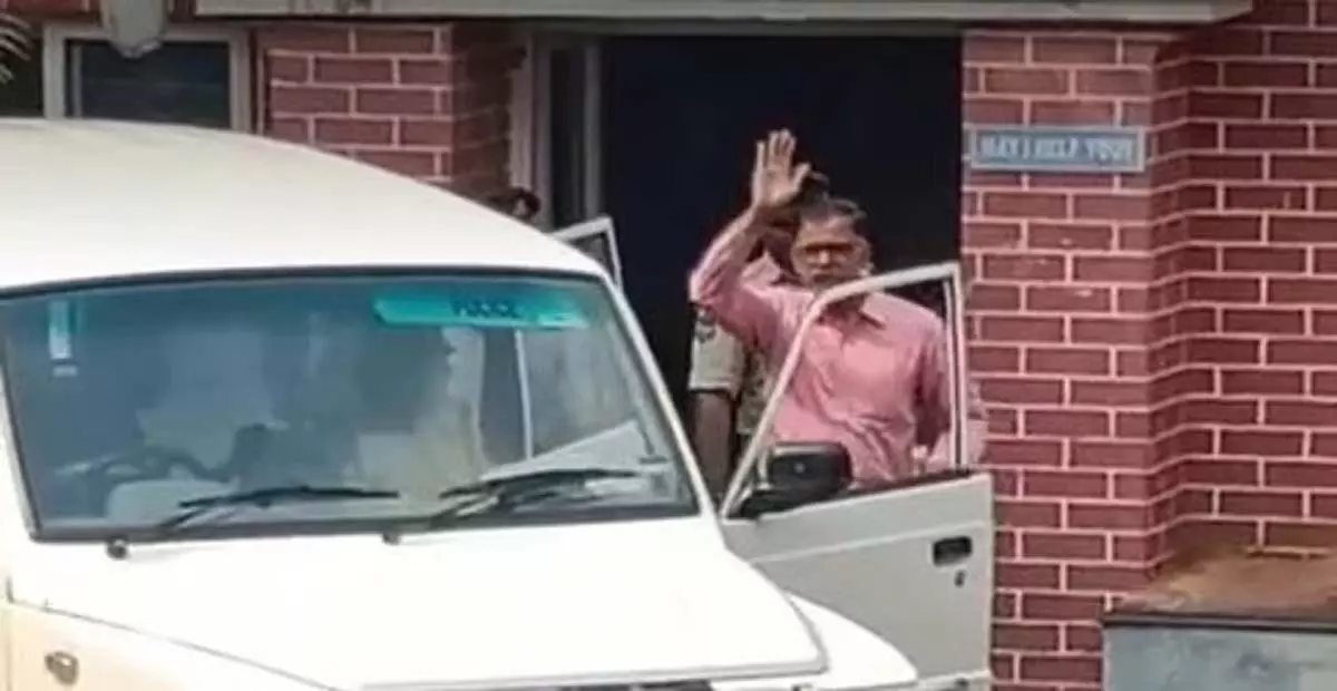 Telangana: पूर्व डीसीपी ने फोन मामले में एफआईआर रद्द करने के लिए याचिका दायर की Telangana: पूर्व डीसीपी ने फोन मामले में एफआईआर रद्द करने के लिए याचिका दायर की