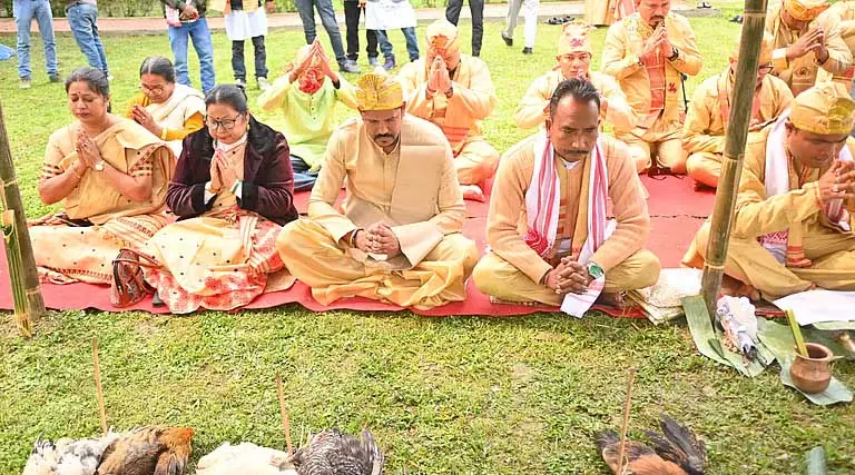 Assam : शिवसागर में पहली बार मे-डैम-मे-फी उत्सव का आयोजन किया Assam : शिवसागर में पहली बार मे-डैम-मे-फी उत्सव का आयोजन किया