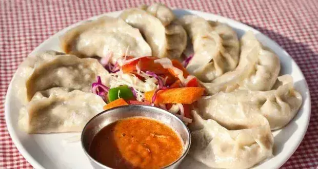 Paneer momos स्नैक्स हो या फिर पार्टी के लिए स्टार्टर